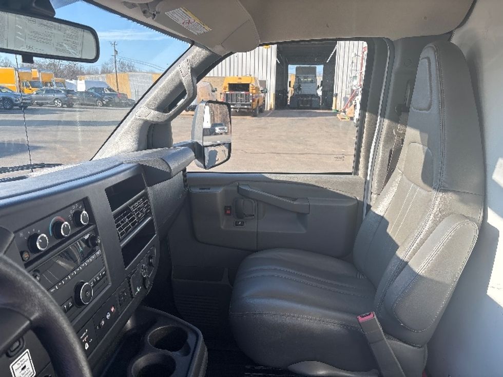 Light Duty Box Truck-Light and Medium Duty Trucks-GMC-2021-Savana G33903-Mebane-NC-145,143\n\t\tmiles-$ 25,250 - Image 18