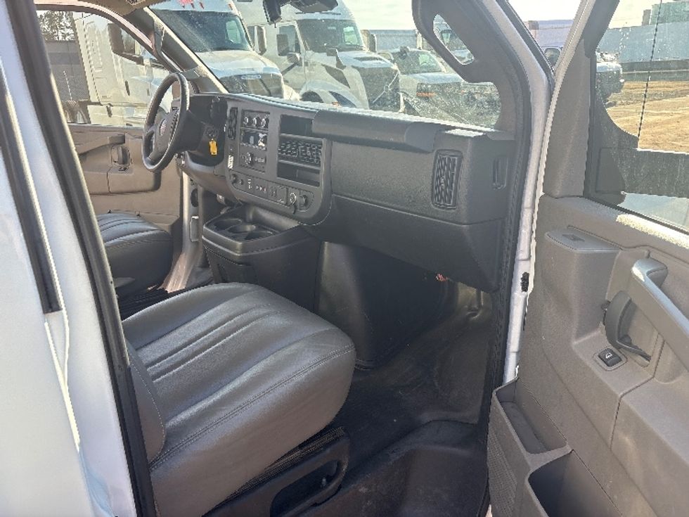 Light Duty Box Truck-Light and Medium Duty Trucks-GMC-2021-Savana G33903-Mebane-NC-145,143\n\t\tmiles-$ 25,250 - Image 19