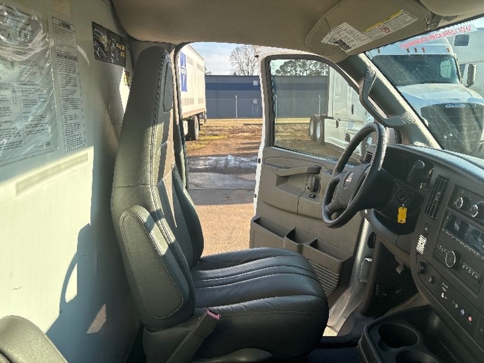 Light Duty Box Truck-Light and Medium Duty Trucks-GMC-2021-Savana G33903-Mebane-NC-145,143\n\t\tmiles-$ 25,250 - Image 21