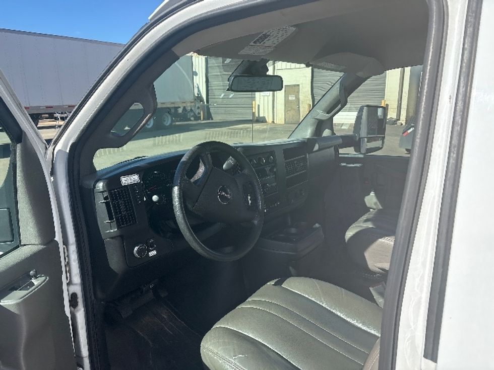 Light Duty Box Truck-Light and Medium Duty Trucks-GMC-2021-Savana G33903-Mebane-NC-86,822\n\t\tmiles-$ 33,000 - Image 15