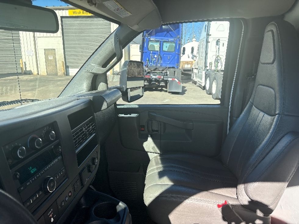 Light Duty Box Truck-Light and Medium Duty Trucks-GMC-2021-Savana G33903-Mebane-NC-86,822\n\t\tmiles-$ 33,000 - Image 18