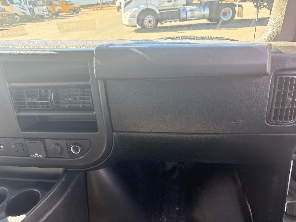 Light Duty Box Truck-Light and Medium Duty Trucks-GMC-2021-Savana G33903-Mebane-NC-86,822\n\t\tmiles-$ 33,000 - Image 20