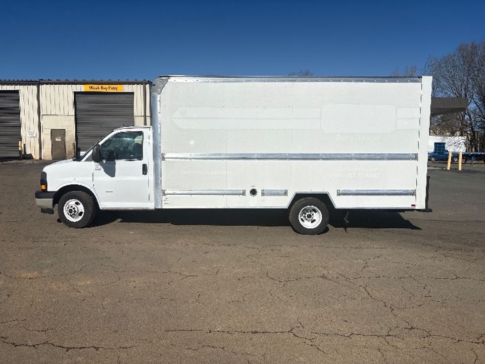 Light Duty Box Truck-Light and Medium Duty Trucks-GMC-2021-Savana G33903-Mebane-NC-86,822\n\t\tmiles-$ 33,000 - Image 4