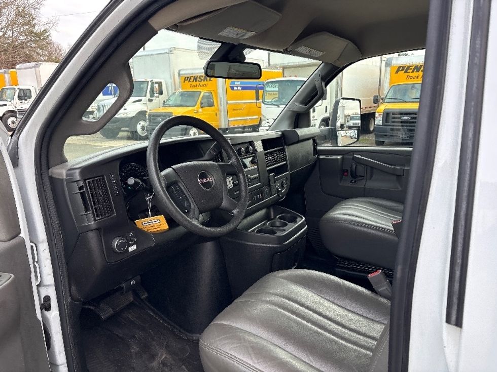 Light Duty Box Truck-Light and Medium Duty Trucks-GMC-2021-Savana G33903-Mebane-NC-96,118\n\t\tmiles-$ 31,750 - Image 15