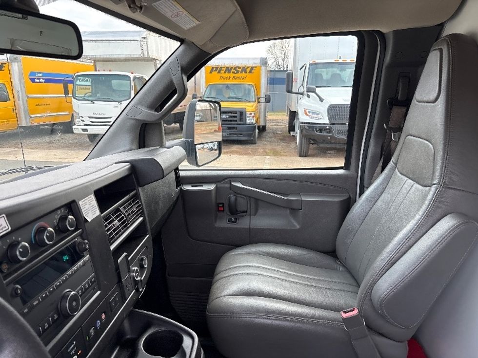 Light Duty Box Truck-Light and Medium Duty Trucks-GMC-2021-Savana G33903-Mebane-NC-96,118\n\t\tmiles-$ 31,750 - Image 18