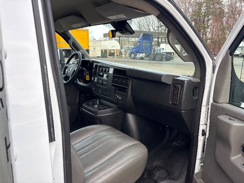 Light Duty Box Truck-Light and Medium Duty Trucks-GMC-2021-Savana G33903-Mebane-NC-96,118\n\t\tmiles-$ 31,750 - Image 19