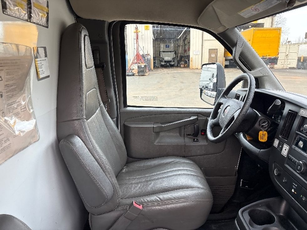 Light Duty Box Truck-Light and Medium Duty Trucks-GMC-2021-Savana G33903-Mebane-NC-96,118\n\t\tmiles-$ 31,750 - Image 21