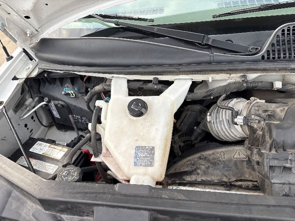 Light Duty Box Truck-Light and Medium Duty Trucks-GMC-2021-Savana G33903-Mebane-NC-96,118\n\t\tmiles-$ 31,750 - Image 22