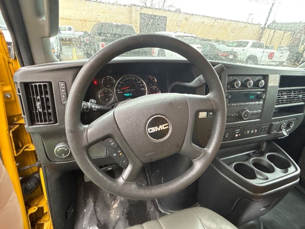 Light Duty Box Truck-Light and Medium Duty Trucks-GMC-2021-Savana G33903-Medford-MA-93,848\n\t\tmiles-$ 25,750 - Image 17