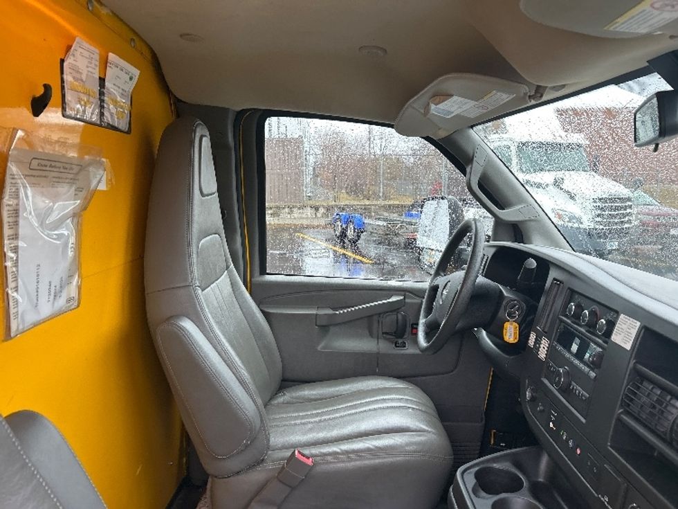 Light Duty Box Truck-Light and Medium Duty Trucks-GMC-2021-Savana G33903-Medford-MA-93,848\n\t\tmiles-$ 25,750 - Image 22