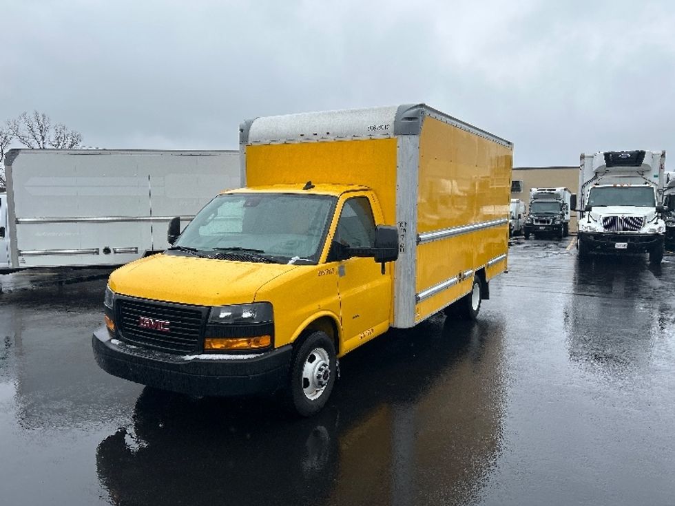 Light Duty Box Truck-Light and Medium Duty Trucks-GMC-2021-Savana G33903-Medford-MA-93,848\n\t\tmiles-$ 25,750 - Image 3