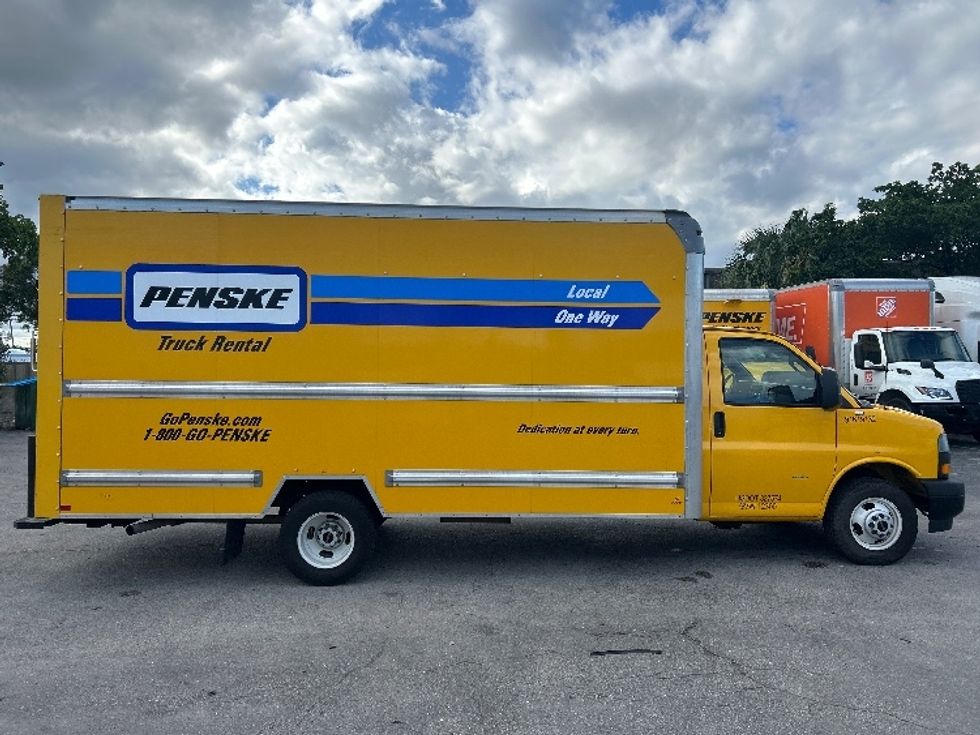 Light Duty Box Truck-Light and Medium Duty Trucks-GMC-2021-Savana G33903-Medley-FL-104,469\n\t\tmiles-$ 27,000 - Image 15