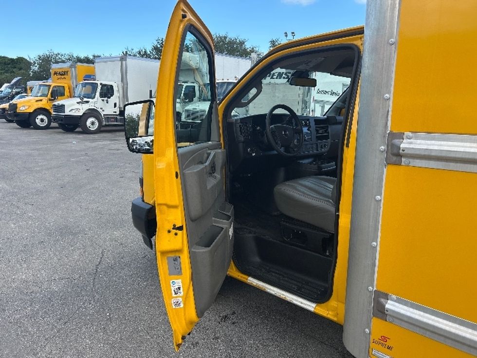 Light Duty Box Truck-Light and Medium Duty Trucks-GMC-2021-Savana G33903-Medley-FL-104,469\n\t\tmiles-$ 27,000 - Image 16