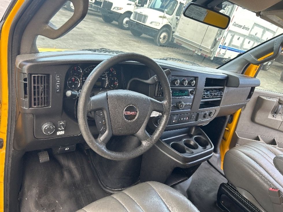 Light Duty Box Truck-Light and Medium Duty Trucks-GMC-2021-Savana G33903-Medley-FL-104,469\n\t\tmiles-$ 27,000 - Image 17