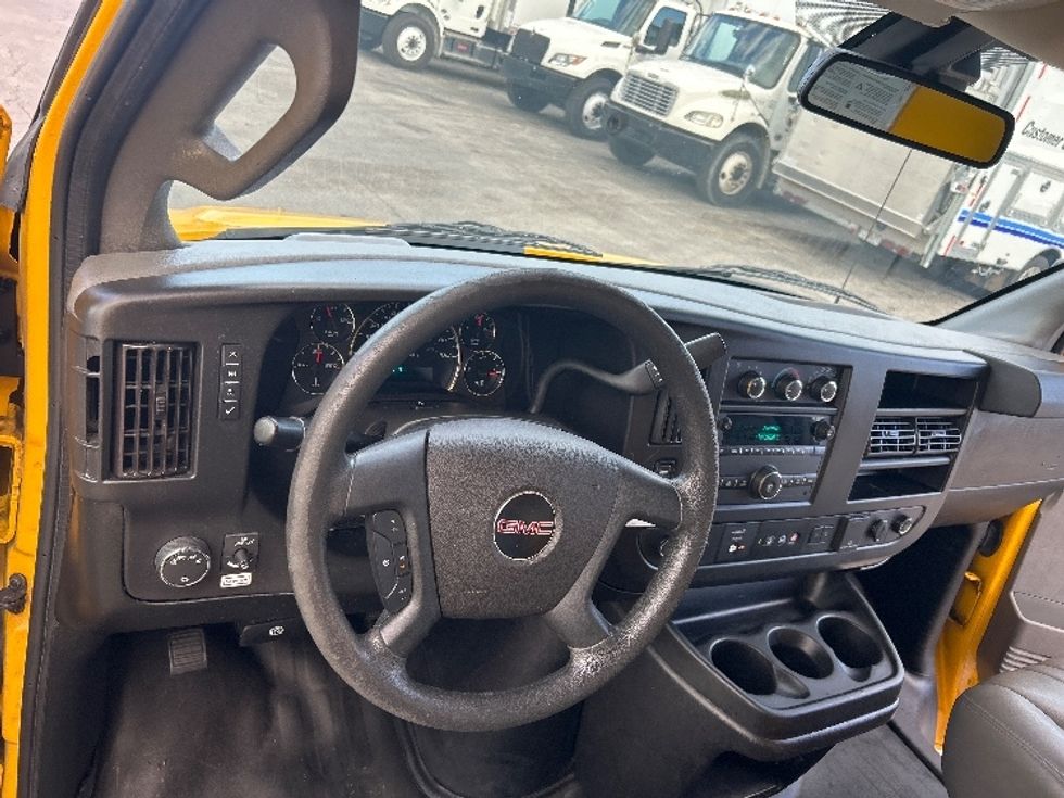 Light Duty Box Truck-Light and Medium Duty Trucks-GMC-2021-Savana G33903-Medley-FL-104,469\n\t\tmiles-$ 27,000 - Image 18