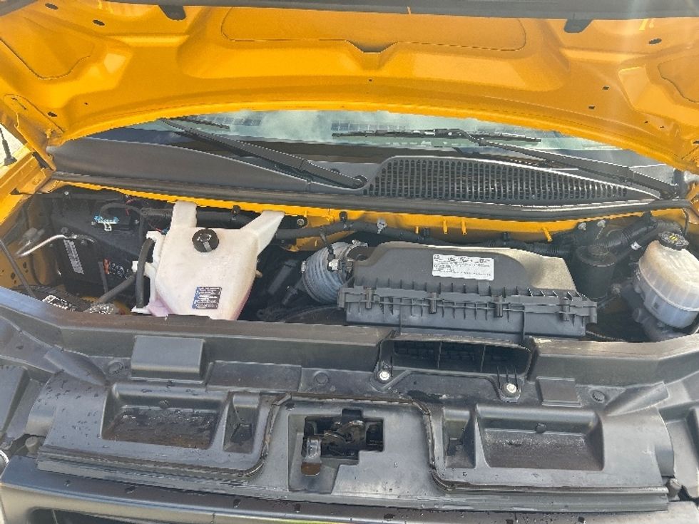 Light Duty Box Truck-Light and Medium Duty Trucks-GMC-2021-Savana G33903-Medley-FL-104,469\n\t\tmiles-$ 27,000 - Image 23