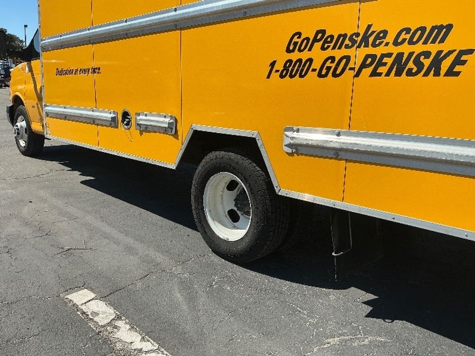 Light Duty Box Truck-Light and Medium Duty Trucks-GMC-2021-Savana G33903-Medley-FL-104,469\n\t\tmiles-$ 27,000 - Image 5