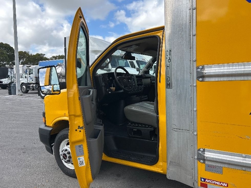 Light Duty Box Truck-Light and Medium Duty Trucks-GMC-2021-Savana G33903-Medley-FL-106,140\n\t\tmiles-$ 26,500 - Image 16