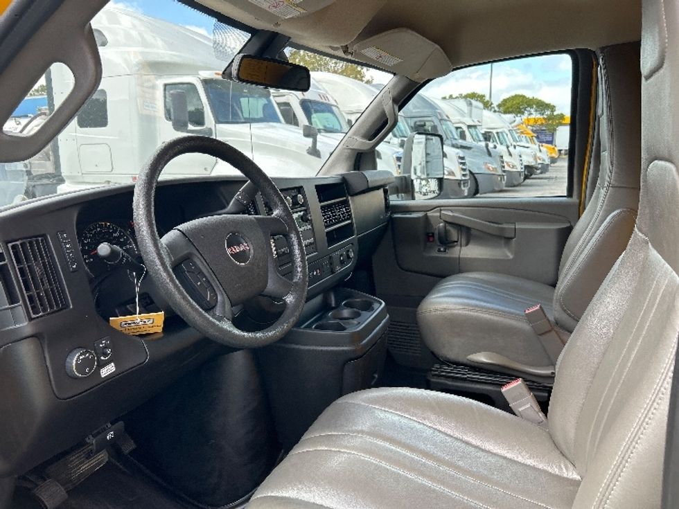 Light Duty Box Truck-Light and Medium Duty Trucks-GMC-2021-Savana G33903-Medley-FL-106,140\n\t\tmiles-$ 26,500 - Image 17