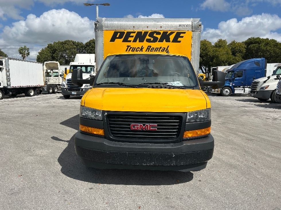 Light Duty Box Truck-Light and Medium Duty Trucks-GMC-2021-Savana G33903-Medley-FL-106,140\n\t\tmiles-$ 26,500 - Image 2