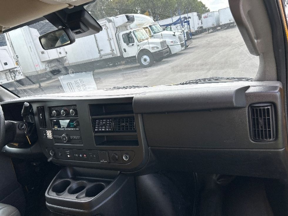 Light Duty Box Truck-Light and Medium Duty Trucks-GMC-2021-Savana G33903-Medley-FL-106,140\n\t\tmiles-$ 26,500 - Image 21