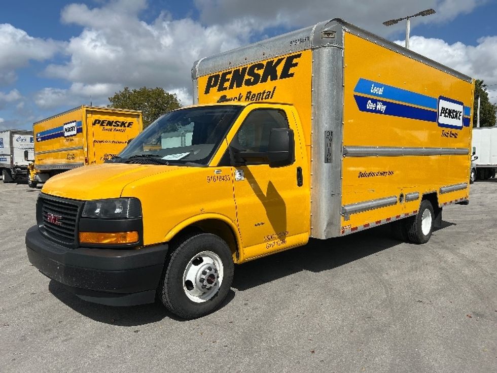 Light Duty Box Truck-Light and Medium Duty Trucks-GMC-2021-Savana G33903-Medley-FL-106,140\n\t\tmiles-$ 26,500 - Image 3
