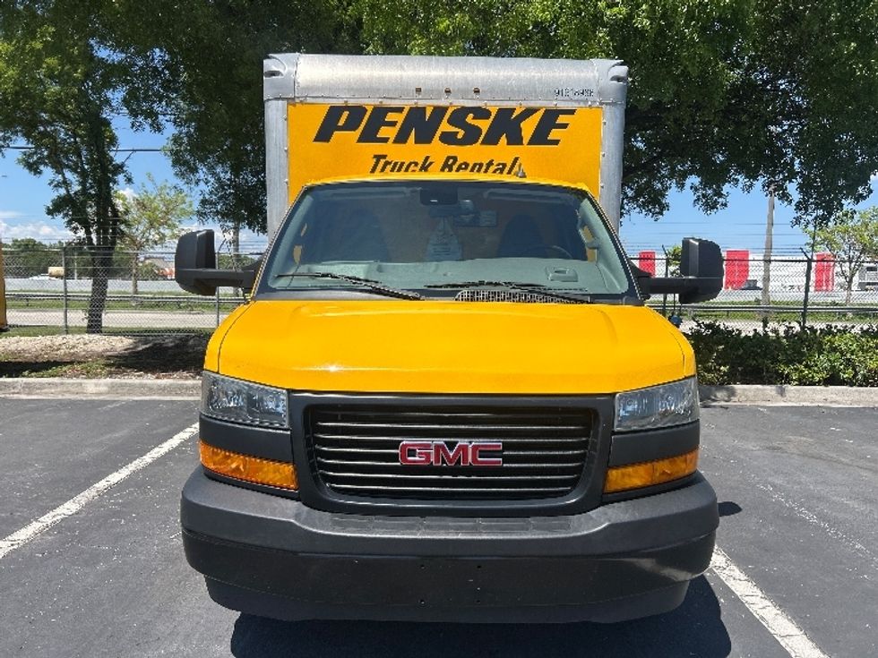 Light Duty Box Truck-Light and Medium Duty Trucks-GMC-2021-Savana G33903-Medley-FL-93,692\n\t\tmiles-$ 27,500 - Image 2