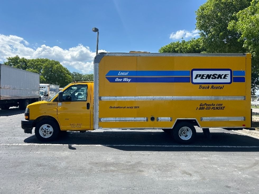 Light Duty Box Truck-Light and Medium Duty Trucks-GMC-2021-Savana G33903-Medley-FL-93,692\n\t\tmiles-$ 27,500 - Image 4