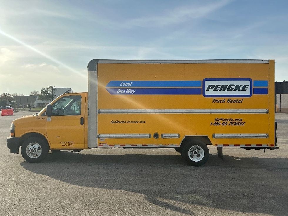 Light Duty Box Truck-Light and Medium Duty Trucks-GMC-2021-Savana G33903-Melrose Park-IL-93,042\n\t\tmiles-$ 27,000 - Image 4