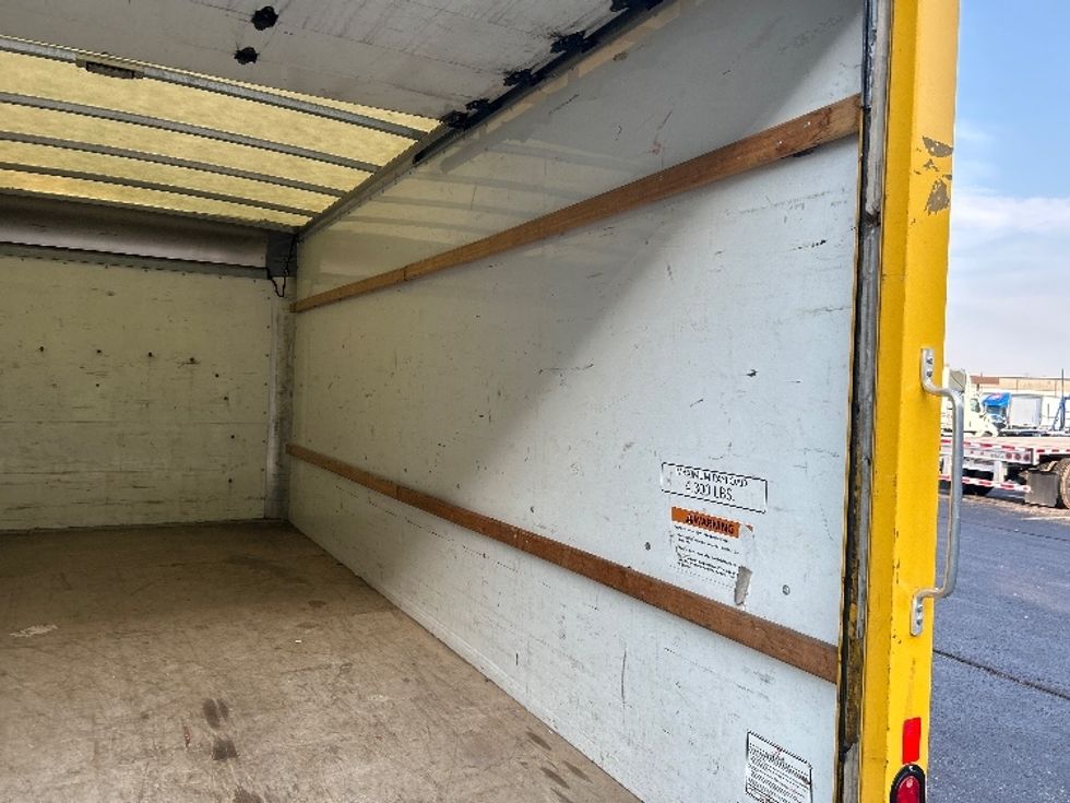 Light Duty Box Truck-Light and Medium Duty Trucks-GMC-2021-Savana G33903-Memphis-TN-101,891\n\t\tmiles-$ 25,500 - Image 11