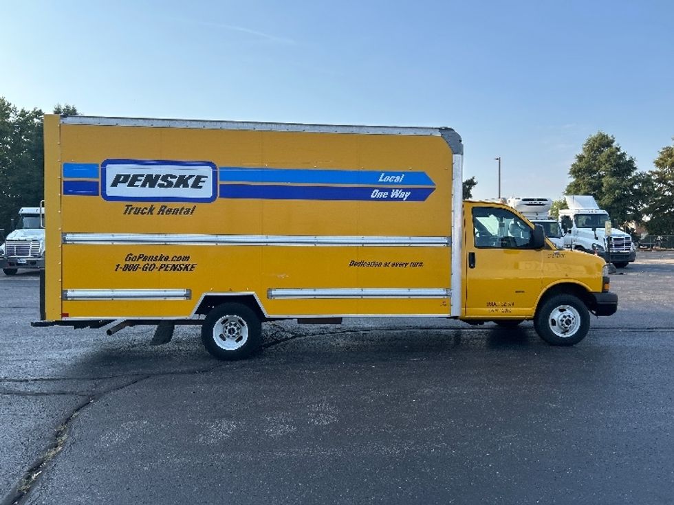 Light Duty Box Truck-Light and Medium Duty Trucks-GMC-2021-Savana G33903-Memphis-TN-101,891\n\t\tmiles-$ 25,500 - Image 13