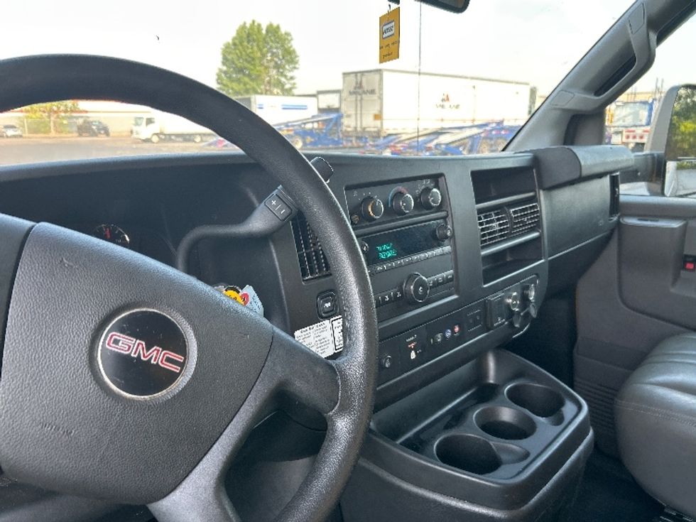 Light Duty Box Truck-Light and Medium Duty Trucks-GMC-2021-Savana G33903-Memphis-TN-101,891\n\t\tmiles-$ 25,500 - Image 15