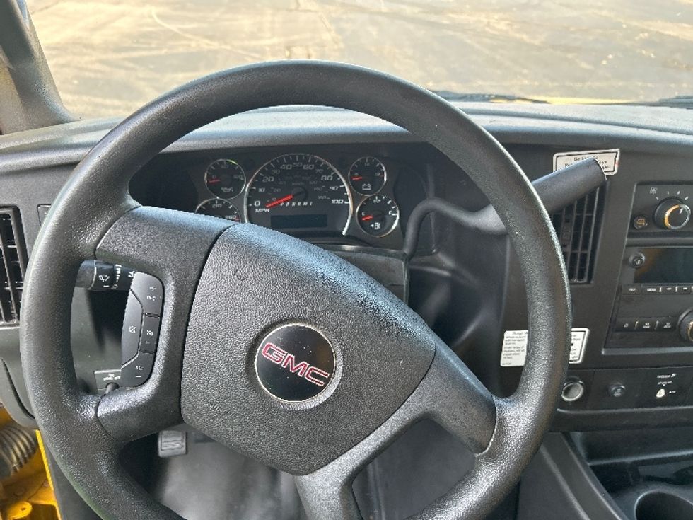 Light Duty Box Truck-Light and Medium Duty Trucks-GMC-2021-Savana G33903-Memphis-TN-101,891\n\t\tmiles-$ 25,500 - Image 16