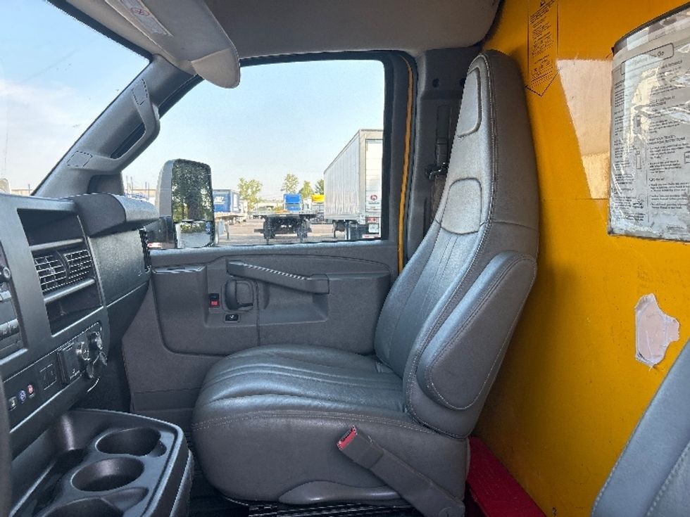 Light Duty Box Truck-Light and Medium Duty Trucks-GMC-2021-Savana G33903-Memphis-TN-101,891\n\t\tmiles-$ 25,500 - Image 17