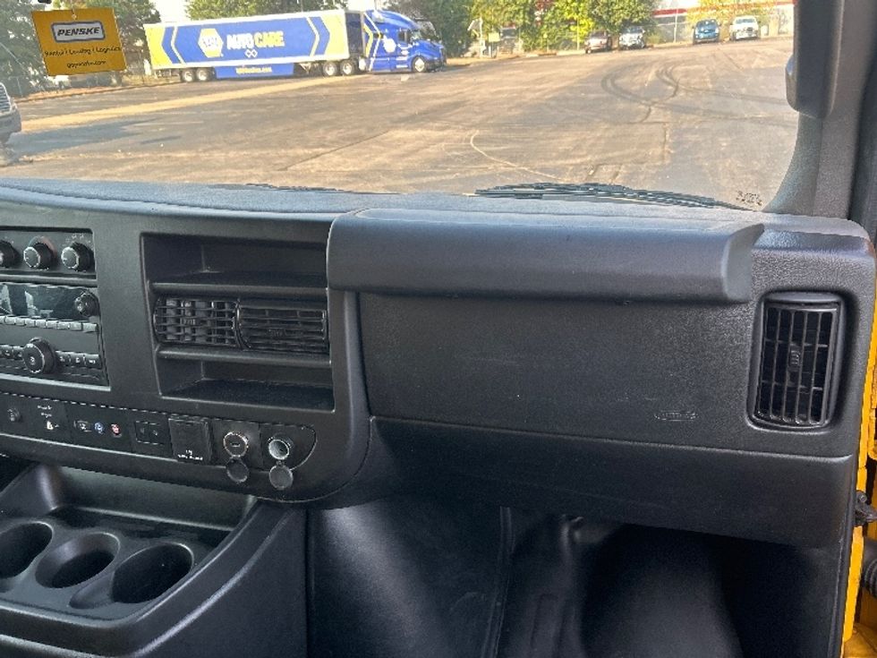 Light Duty Box Truck-Light and Medium Duty Trucks-GMC-2021-Savana G33903-Memphis-TN-101,891\n\t\tmiles-$ 25,500 - Image 19