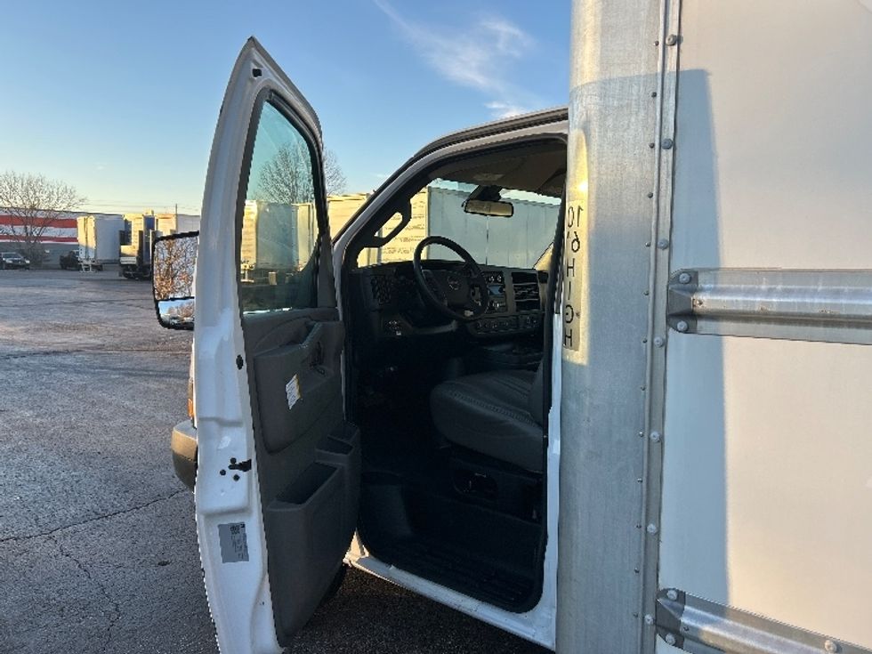 Light Duty Box Truck-Light and Medium Duty Trucks-GMC-2021-Savana G33903-Memphis-TN-105,980\n\t\tmiles-$ 28,500 - Image 16