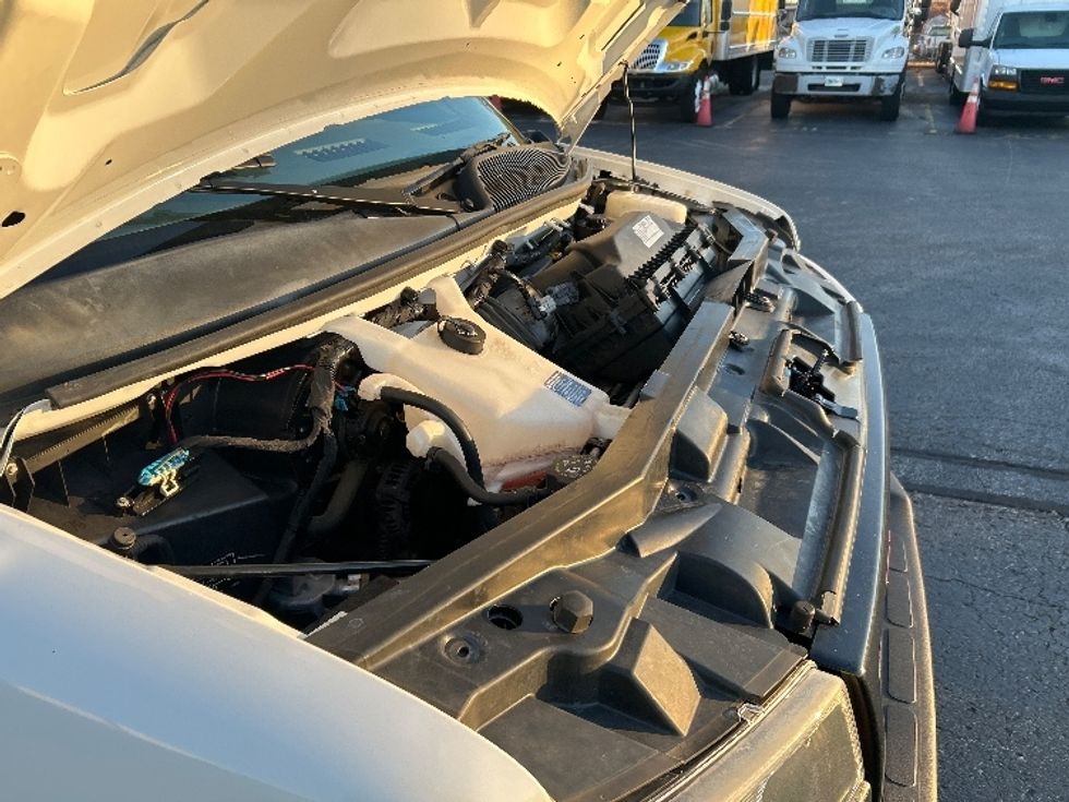 Light Duty Box Truck-Light and Medium Duty Trucks-GMC-2021-Savana G33903-Memphis-TN-105,980\n\t\tmiles-$ 28,500 - Image 23