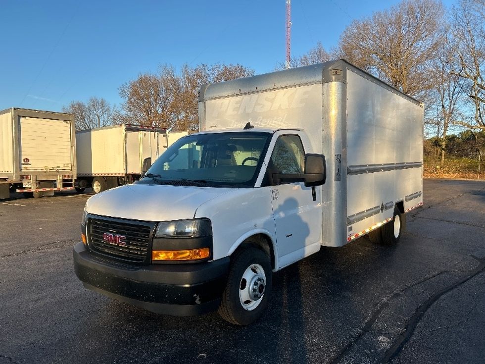 Light Duty Box Truck-Light and Medium Duty Trucks-GMC-2021-Savana G33903-Memphis-TN-105,980\n\t\tmiles-$ 28,500 - Image 3