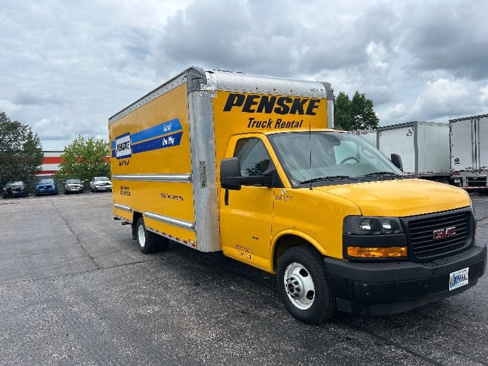 Light Duty Box Truck-Light and Medium Duty Trucks-GMC-2021-Savana G33903-Memphis-TN-114,693\n\t\tmiles-$ 26,750 - Image 1