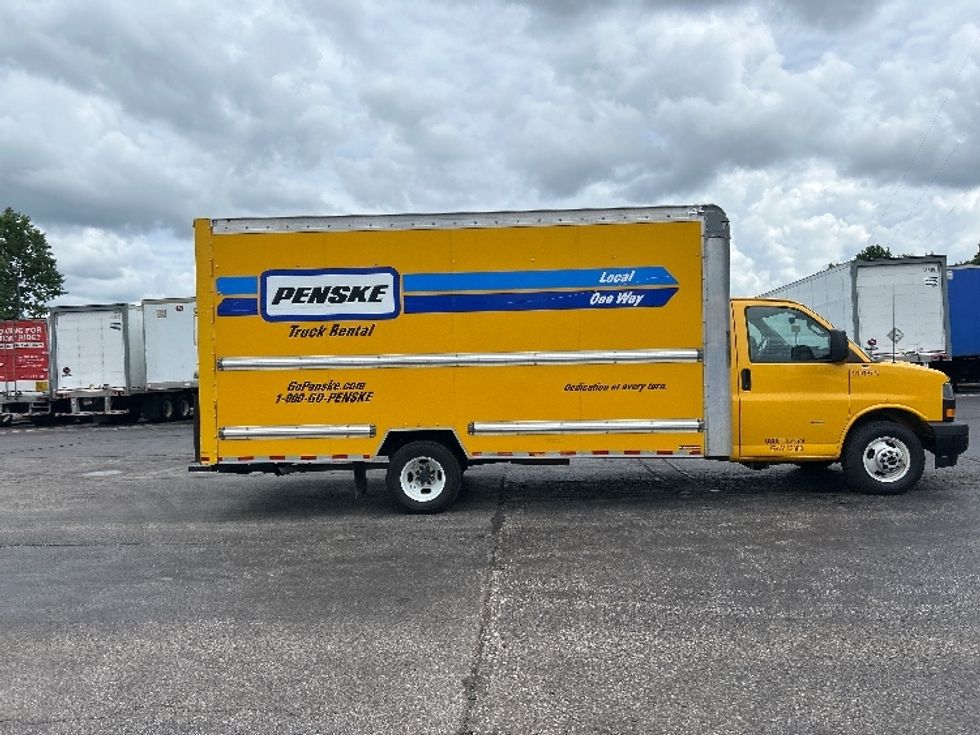 Light Duty Box Truck-Light and Medium Duty Trucks-GMC-2021-Savana G33903-Memphis-TN-114,693\n\t\tmiles-$ 26,750 - Image 11