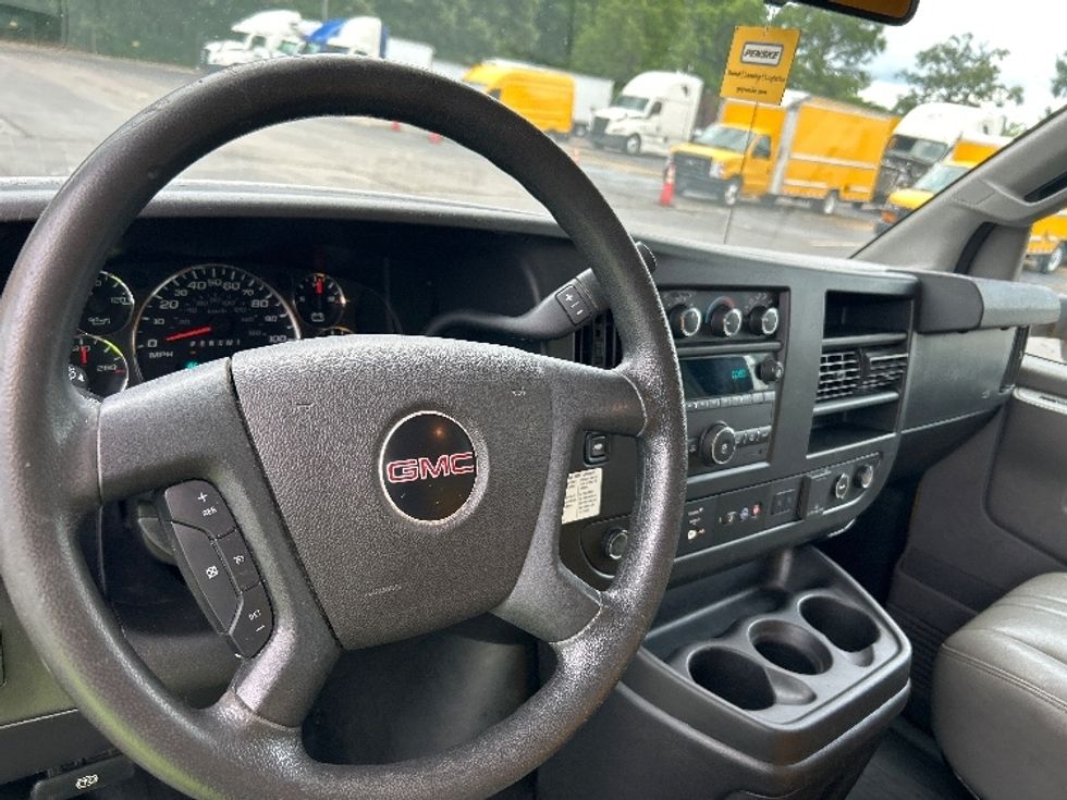 Light Duty Box Truck-Light and Medium Duty Trucks-GMC-2021-Savana G33903-Memphis-TN-114,693\n\t\tmiles-$ 26,750 - Image 14