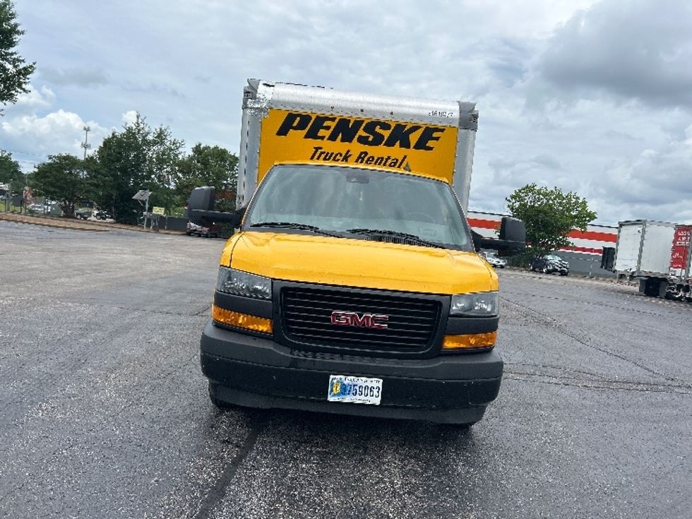 Light Duty Box Truck-Light and Medium Duty Trucks-GMC-2021-Savana G33903-Memphis-TN-114,693\n\t\tmiles-$ 26,750 - Image 2