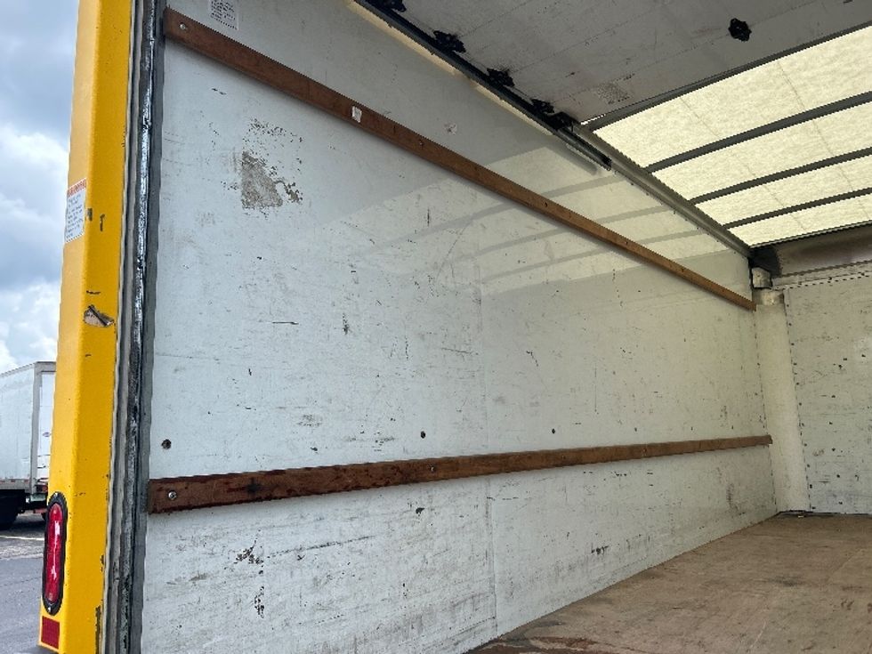 Light Duty Box Truck-Light and Medium Duty Trucks-GMC-2021-Savana G33903-Memphis-TN-114,693\n\t\tmiles-$ 26,750 - Image 8