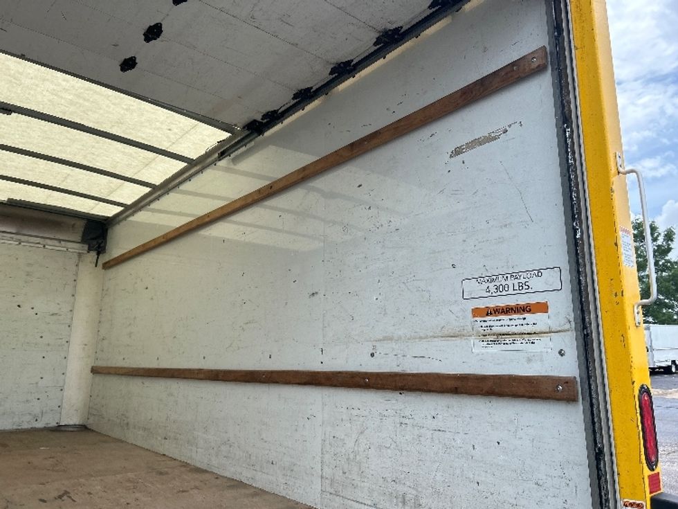 Light Duty Box Truck-Light and Medium Duty Trucks-GMC-2021-Savana G33903-Memphis-TN-114,693\n\t\tmiles-$ 26,750 - Image 9