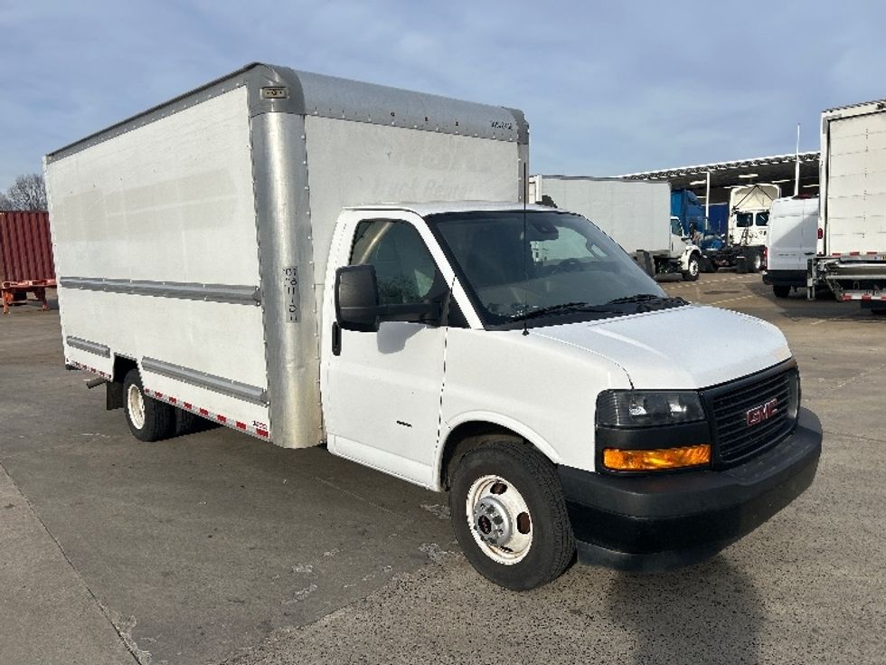 Light Duty Box Truck-Light and Medium Duty Trucks-GMC-2021-Savana G33903-Memphis-TN-120,237\n\t\tmiles-$ 26,750 - Image 1