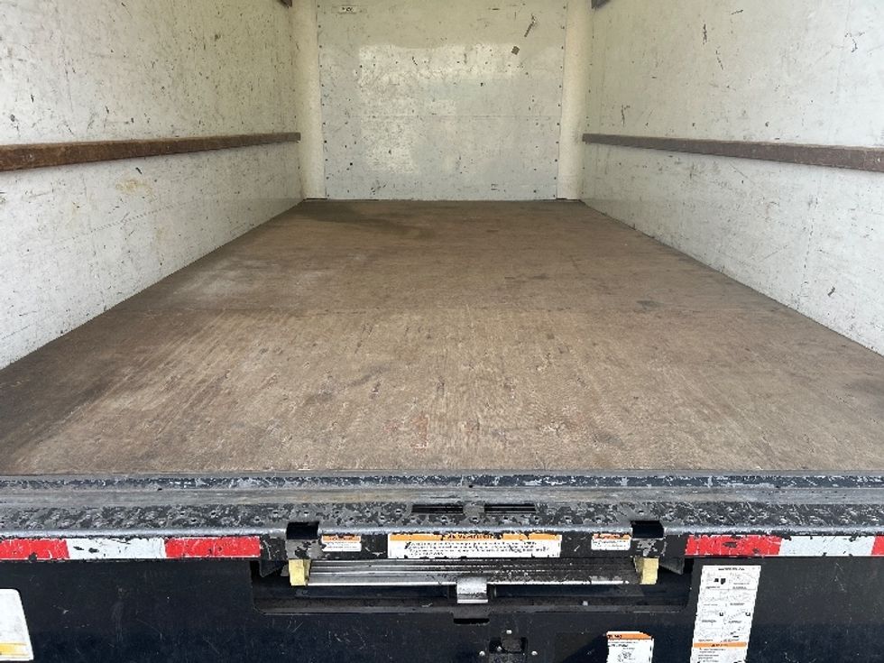 Light Duty Box Truck-Light and Medium Duty Trucks-GMC-2021-Savana G33903-Memphis-TN-120,237\n\t\tmiles-$ 26,750 - Image 10