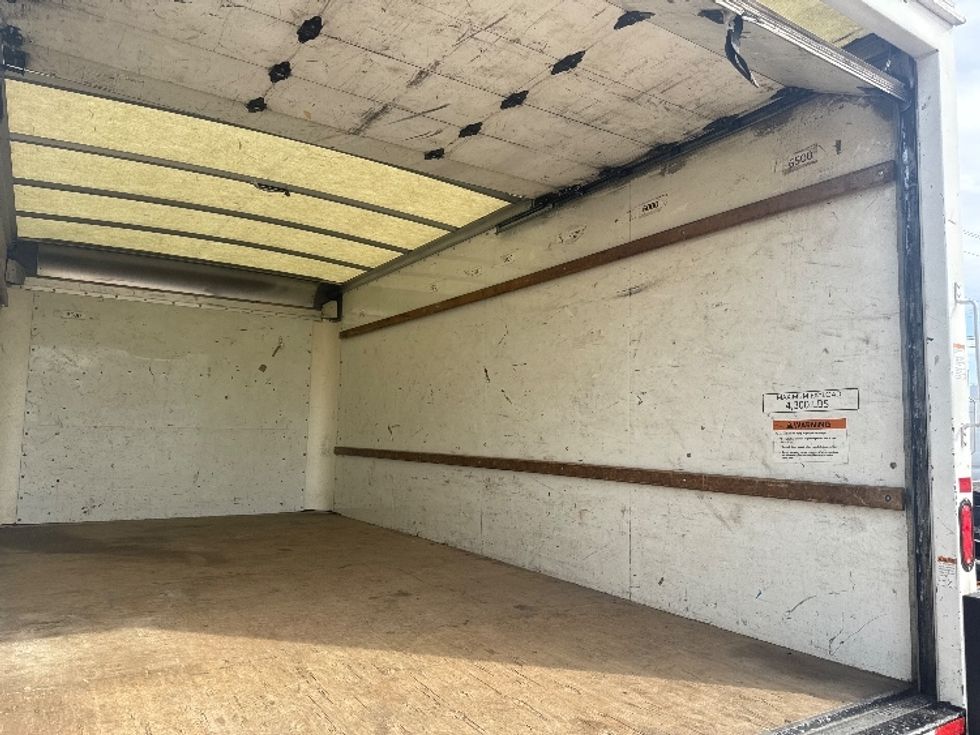 Light Duty Box Truck-Light and Medium Duty Trucks-GMC-2021-Savana G33903-Memphis-TN-120,237\n\t\tmiles-$ 26,750 - Image 12