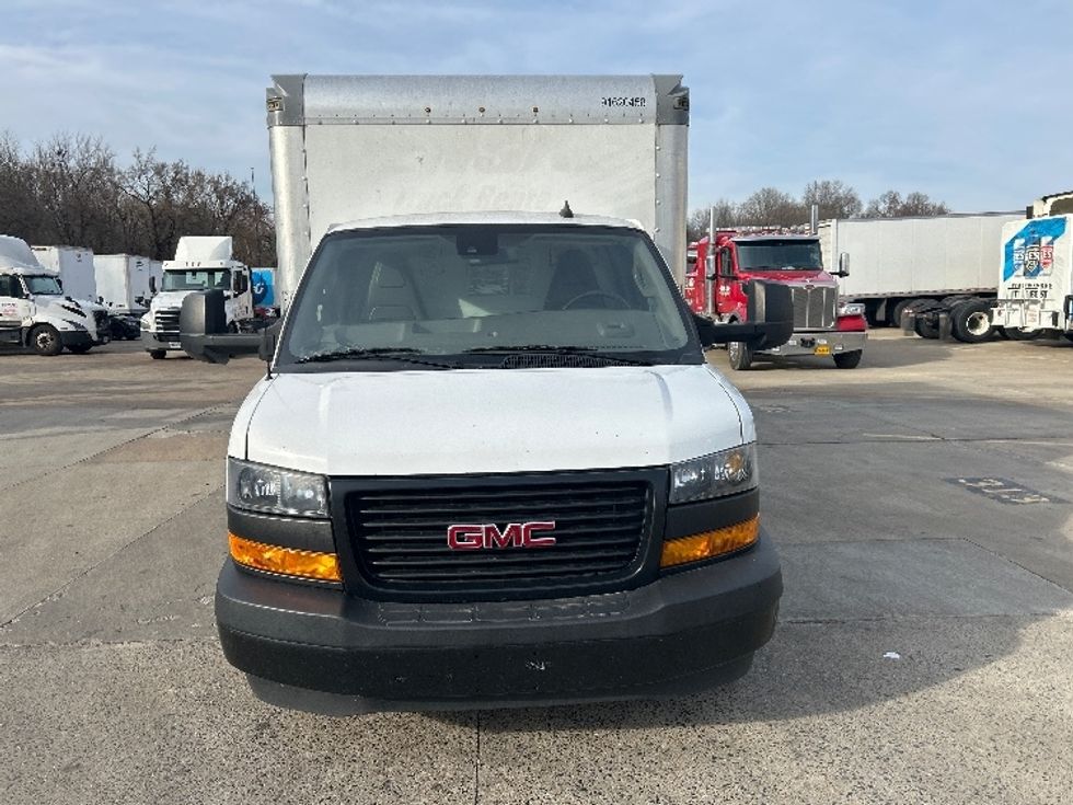 Light Duty Box Truck-Light and Medium Duty Trucks-GMC-2021-Savana G33903-Memphis-TN-120,237\n\t\tmiles-$ 26,750 - Image 2