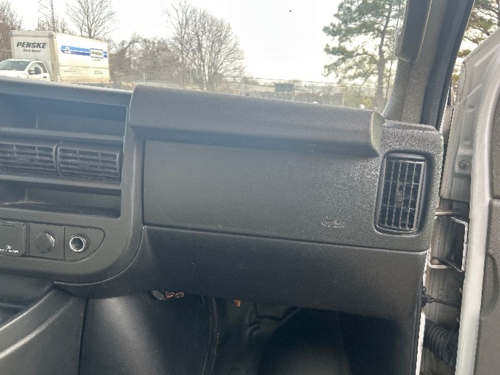 Light Duty Box Truck-Light and Medium Duty Trucks-GMC-2021-Savana G33903-Memphis-TN-120,237\n\t\tmiles-$ 26,750 - Image 21