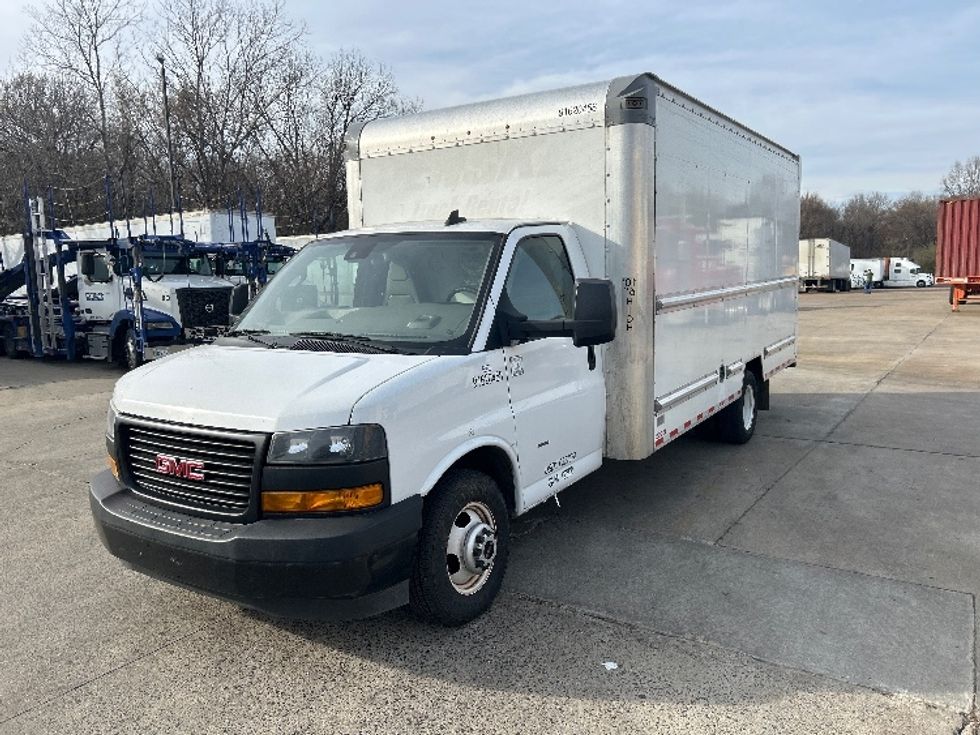 Light Duty Box Truck-Light and Medium Duty Trucks-GMC-2021-Savana G33903-Memphis-TN-120,237\n\t\tmiles-$ 26,750 - Image 3